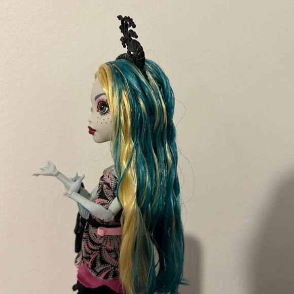 Monster High Doll Lagoona Frights, Camera, Action!: Black Carpet (G1) - Picture 6 of 7